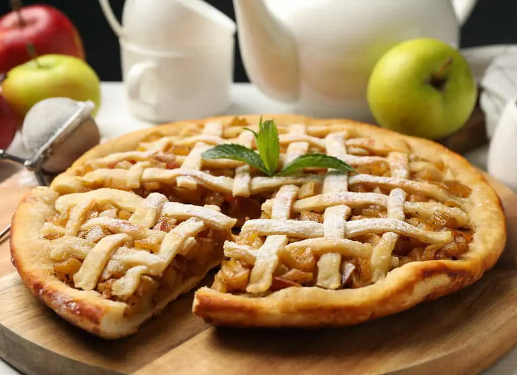 How To Freeze Apple Pie (Baked and UnBaked)