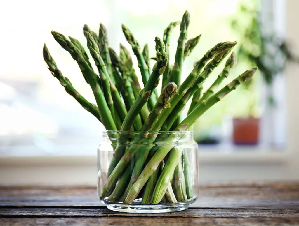 Steps to freeze asparagus.