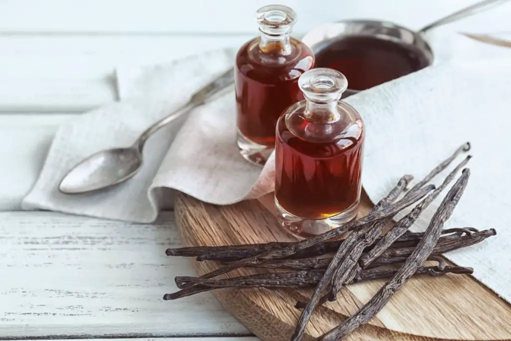 4 Ways To Store Vanilla Beans (Freeze, Extract, Jars & Bags)