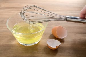 Easy Guide to Freezing Egg Whites (+ Some Great Ways to Use) - Easy
