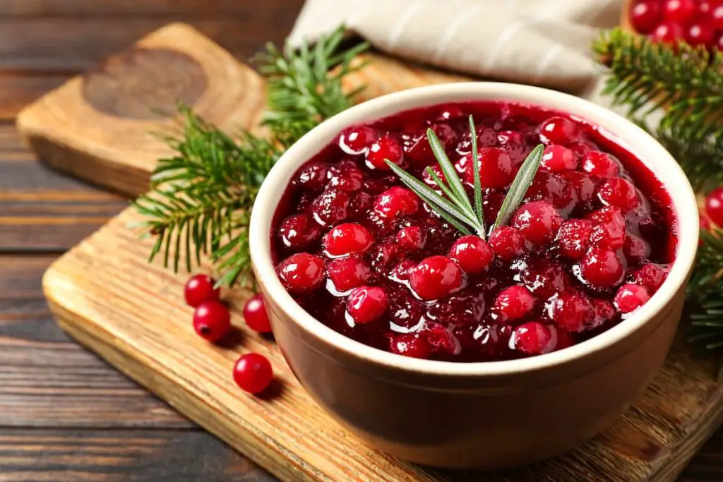 Freezing Cranberry Sauce in 3 Easy Steps (Quick Guide)