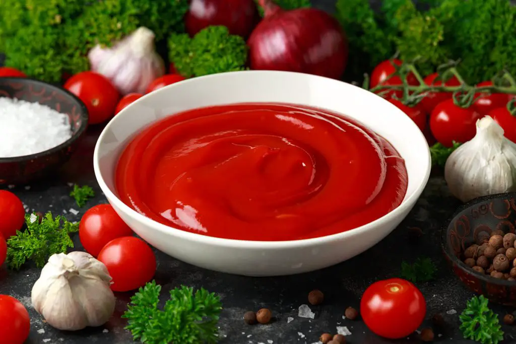 Image of a bowl of ketchup.