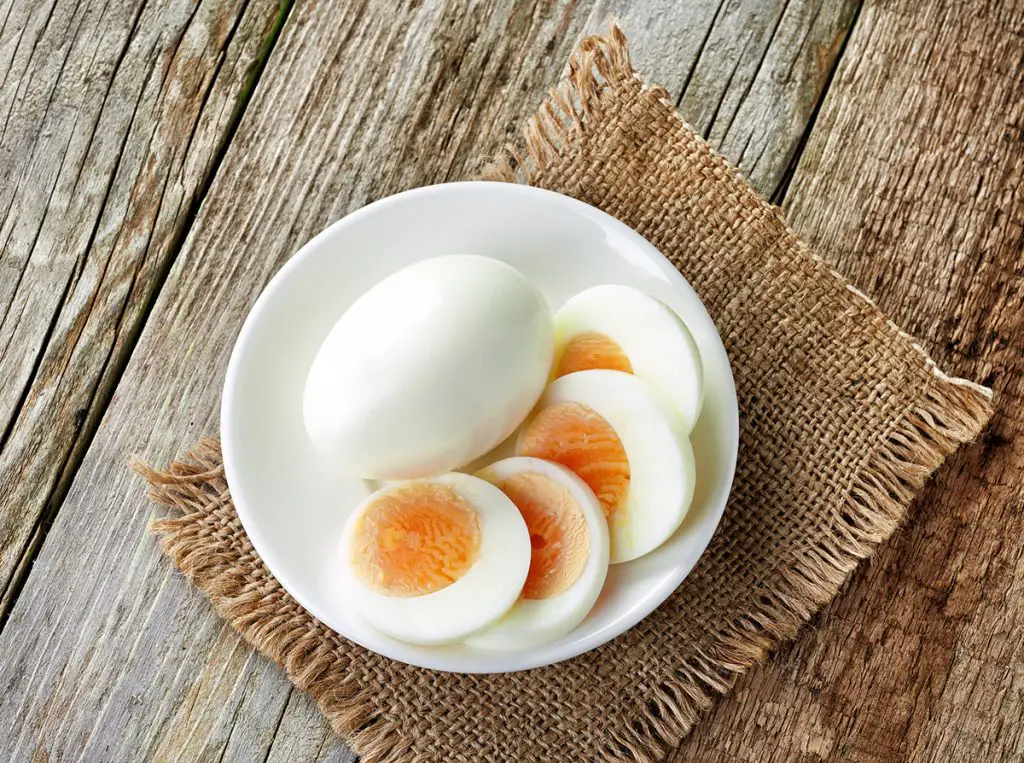 This is how you thaw a frozen egg.