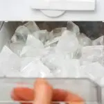 How to clean freezer ice maker
