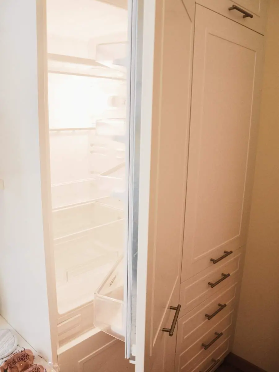 what does an integrated fridge freezer mean